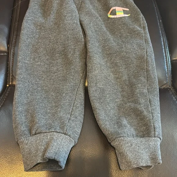 2T girls champion sweat pants - Picture 2 of 3
